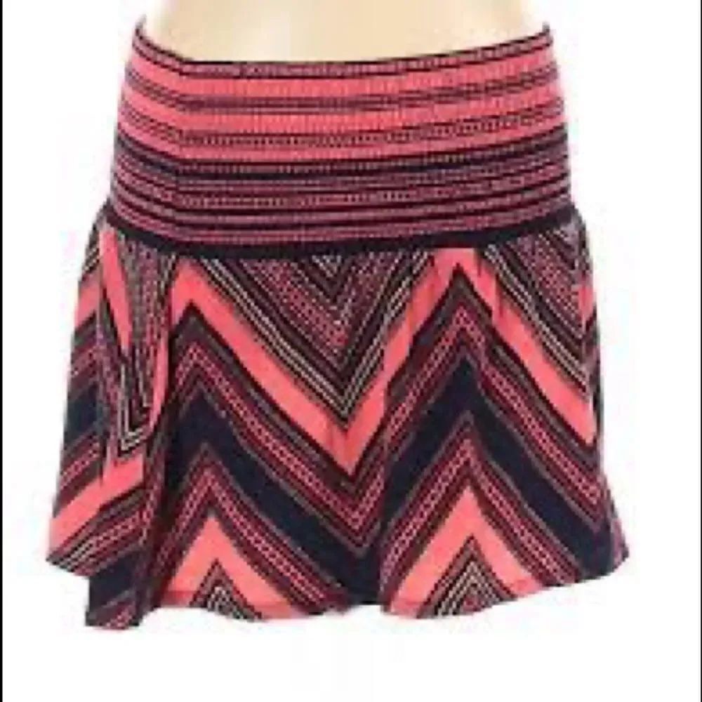 💕🛍🛒EXPRESS skater skirt large chevron- pattern coral/navy blue sz XS/TP
